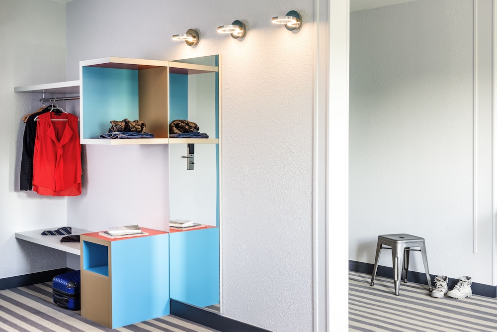

Palermo - Paray-Vieille-Poste - ibis Styles Antony Paris Sud