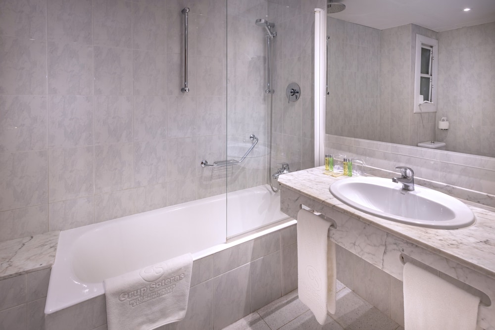 

Bologna - Castelldefels - Hotel Ciudad de Castelldefels