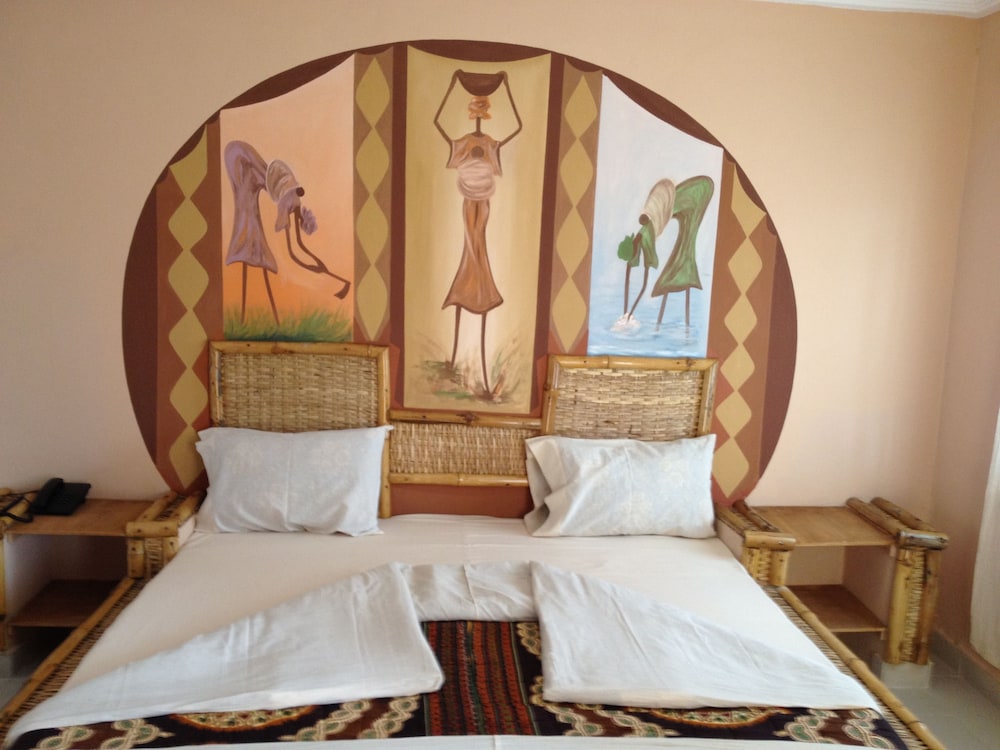 

Milano - Banjul - Bamboo Garden Hotel