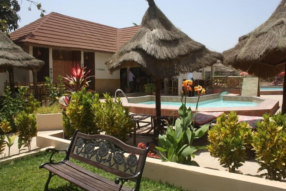 

Bologna - Banjul - Bamboo Garden Hotel