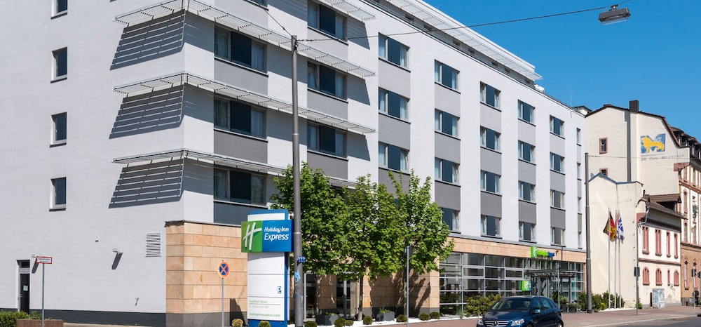 

Roma - Frankfurt-Main Airport - Holiday Inn Express Frankfurt - Messe