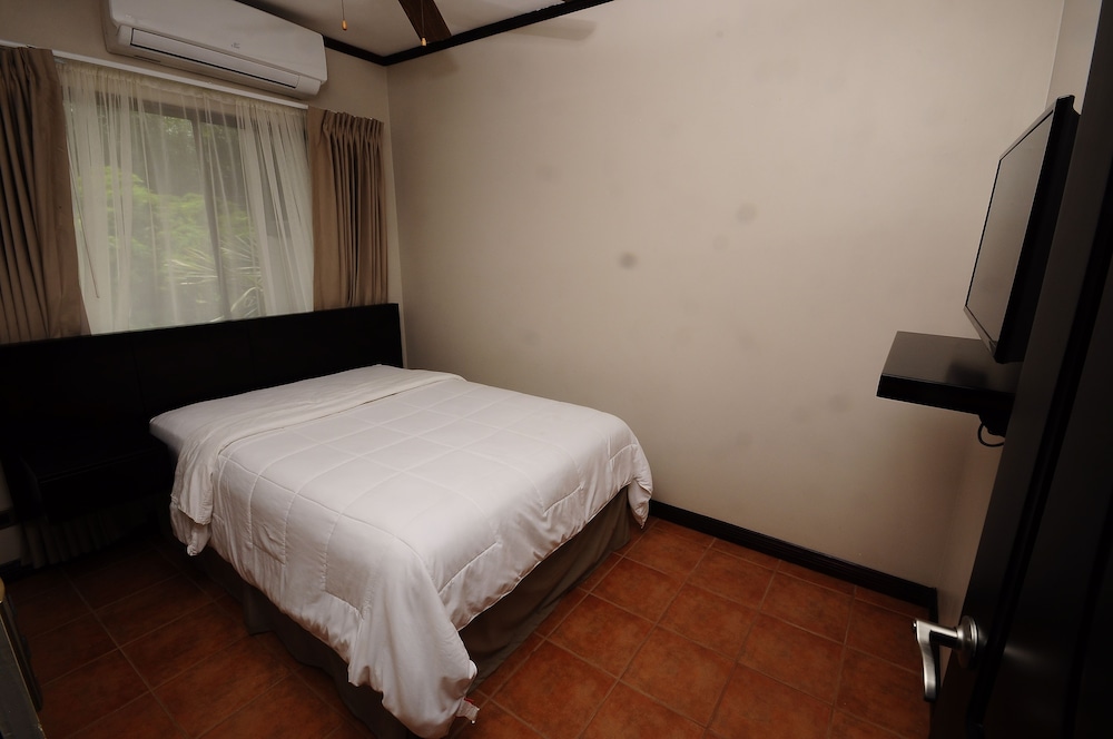 

Roma - Playa Hermosa - Hotel Colono Beach