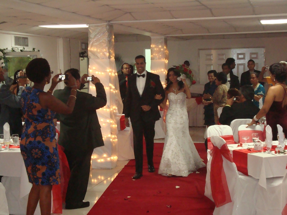

Milano - Port-of-Spain - Royal Palm Suite Hotel