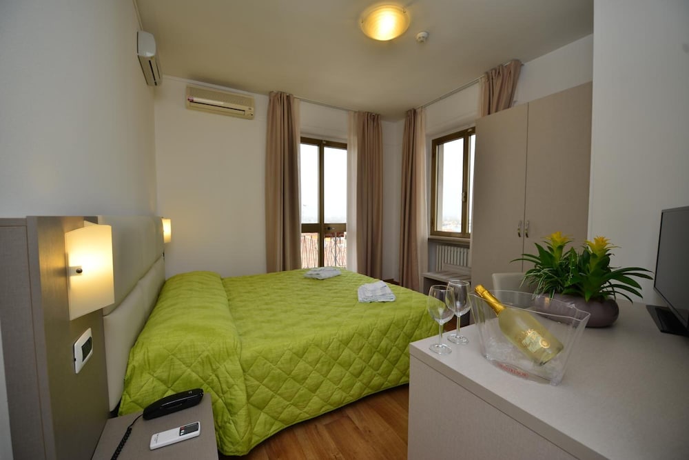 

Milano - Castelnuovo del Garda - Hotel Bella Peschiera