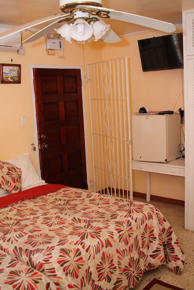 

Milano - Ocho Rios - Hunter's Rest Villa