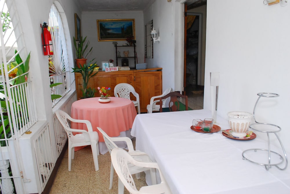 

Milano - Ocho Rios - Hunter's Rest Villa