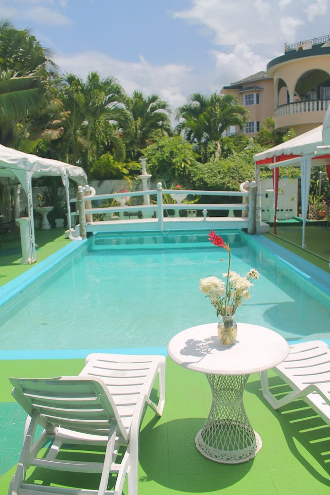 

Palermo - Ocho Rios - Hunter's Rest Villa