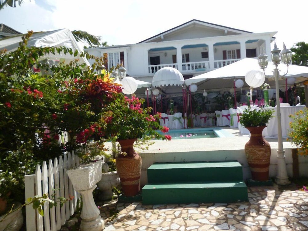 

Milano - Ocho Rios - Hunter's Rest Villa