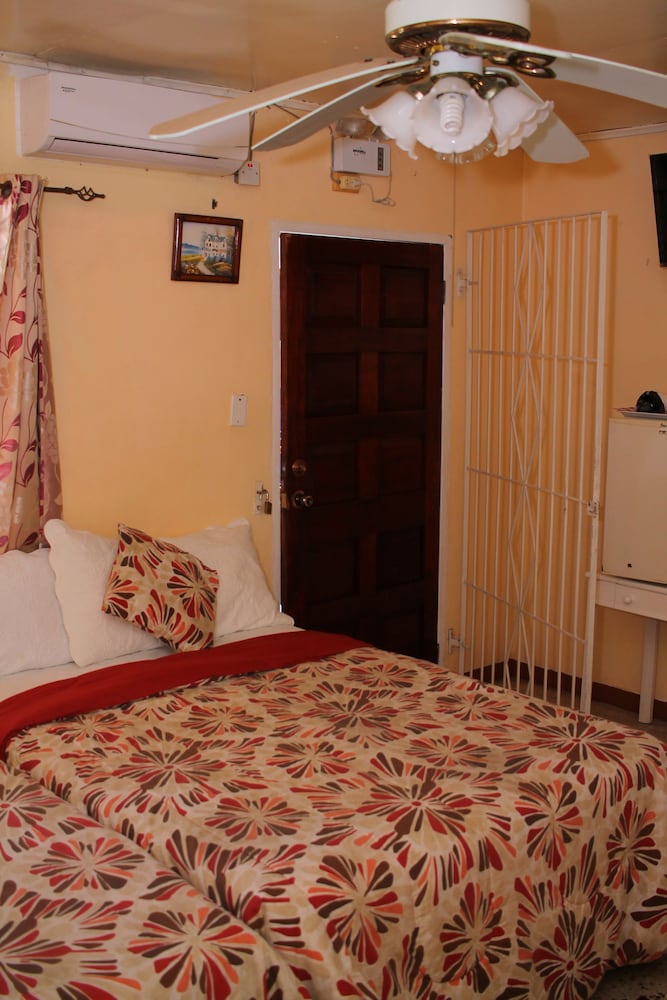 

Milano - Ocho Rios - Hunter's Rest Villa