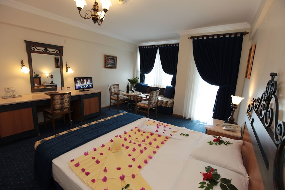 

Milano - Gumuldur - Club Yali Hotels & Resort