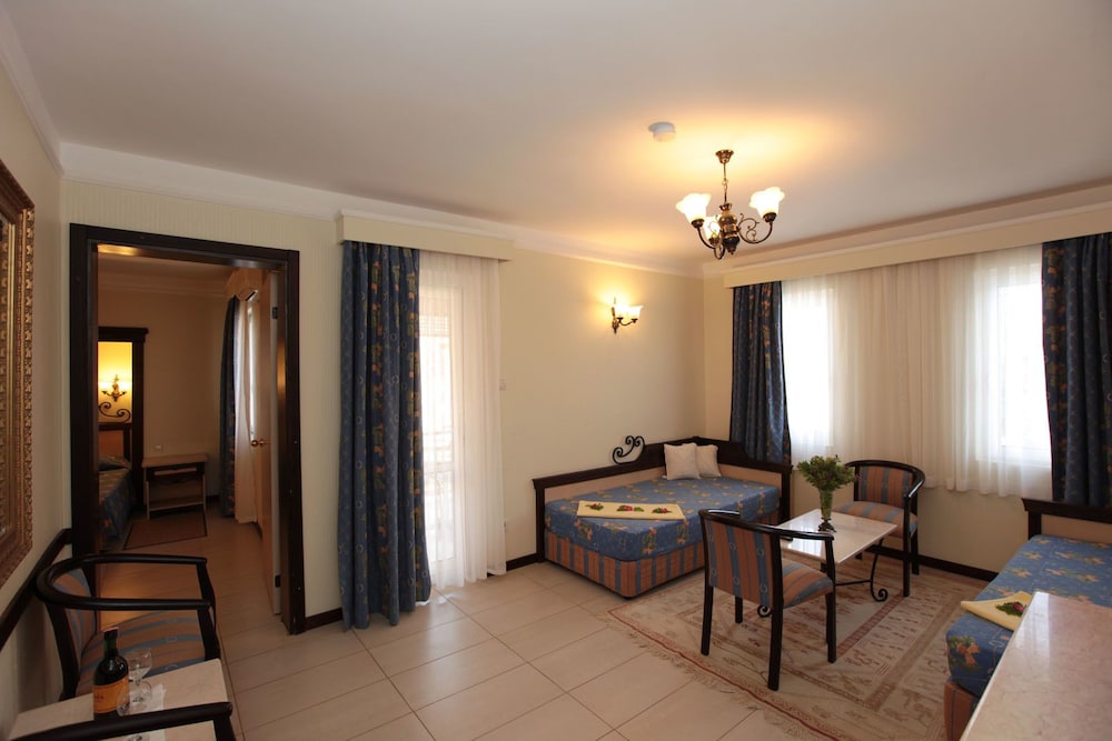

Venezia - Gumuldur - Club Yali Hotels & Resort