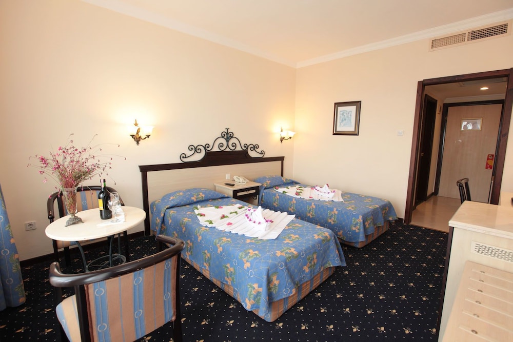 

Milano - Gumuldur - Club Yali Hotels & Resort - All Inclusive