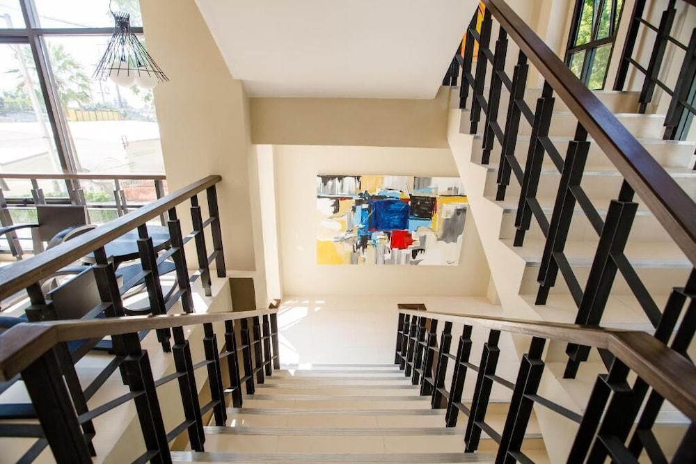 

Roma - Phuket Town - Naka Residence