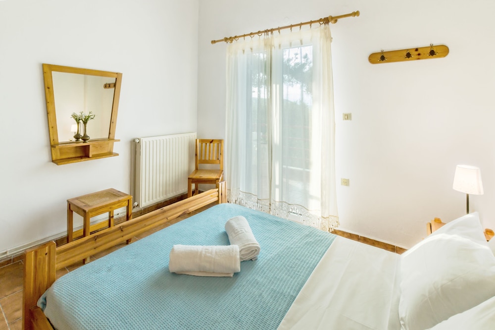 

Verona - Sitia - Romanza Villas