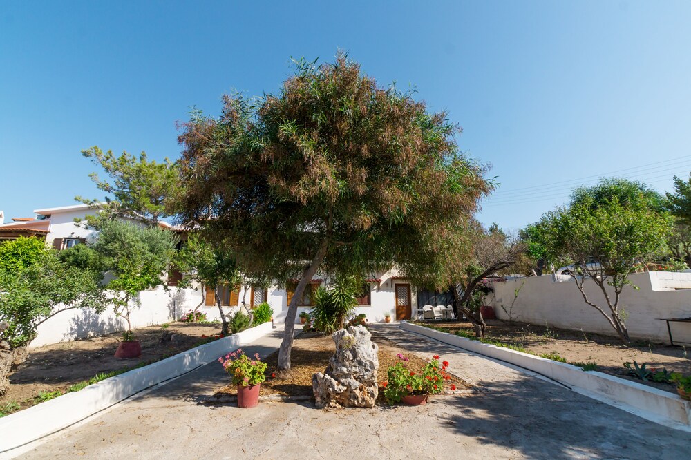 

Milano - Sitia - Romanza Villas