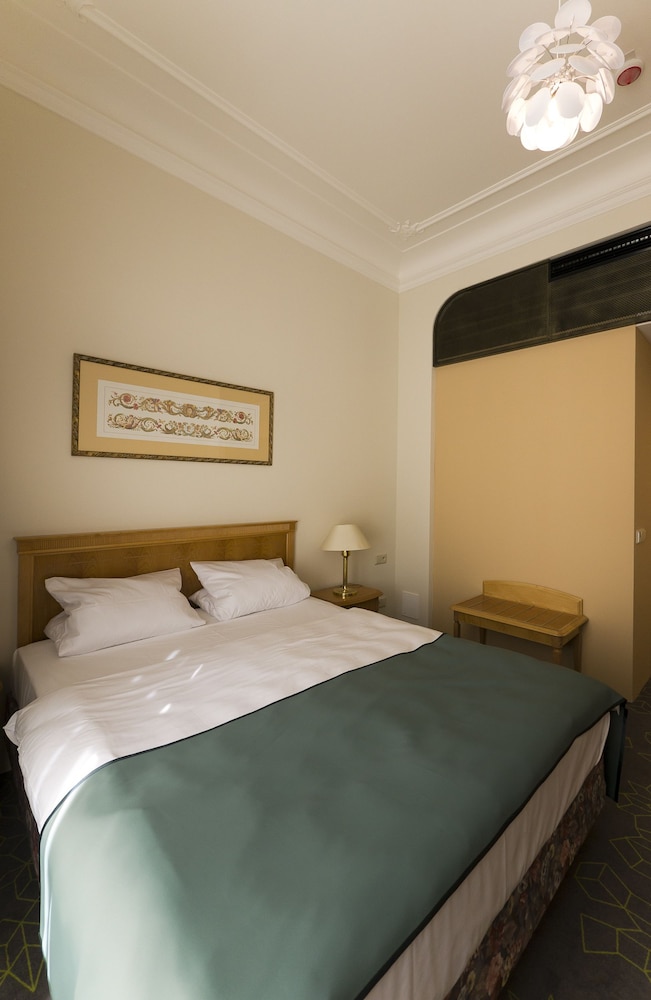 

Roma - Karlovy Vary - Grandhotel Ambassador Národní Dům