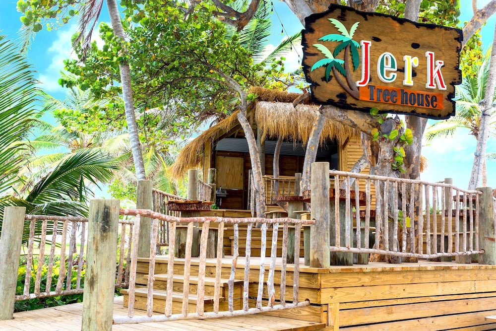 

Milano - Vieux Fort - Coconut Bay Beach Resort & Spa All Inclusive