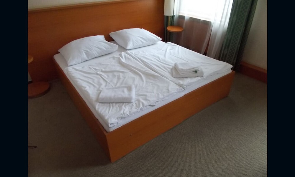 

Milano - Praga - Gallery Hotel SIS