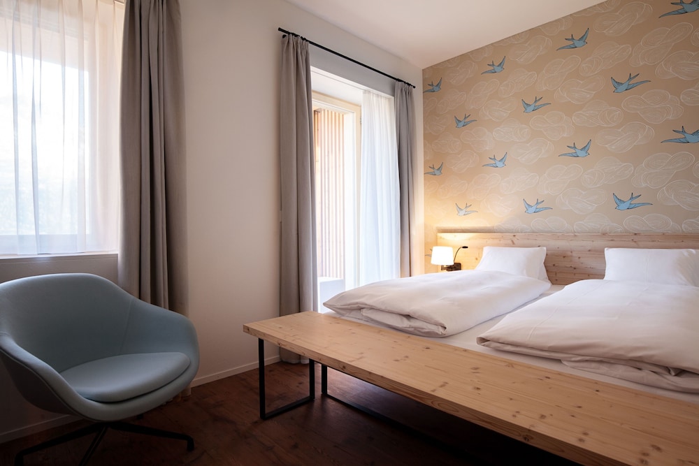 

Napoli - Sils Maria - Berghotel Randolins