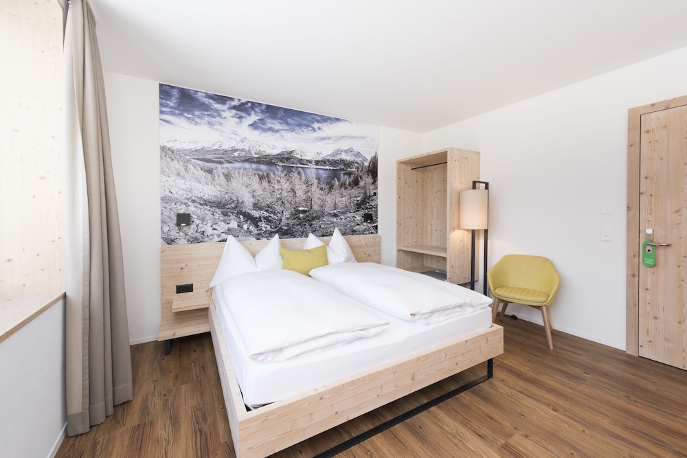 

Milano - Sils Maria - Berghotel Randolins