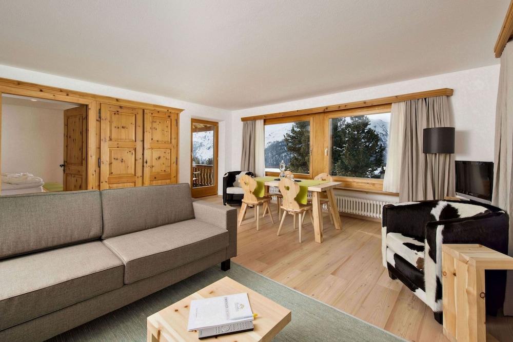 

Cagliari - Surlej - Berghotel Randolins