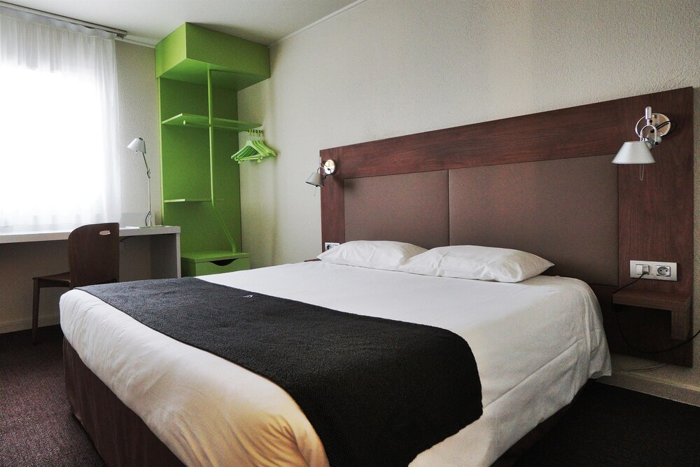 

Brindisi - Versailles - Campanile Paris Ouest - Chaville