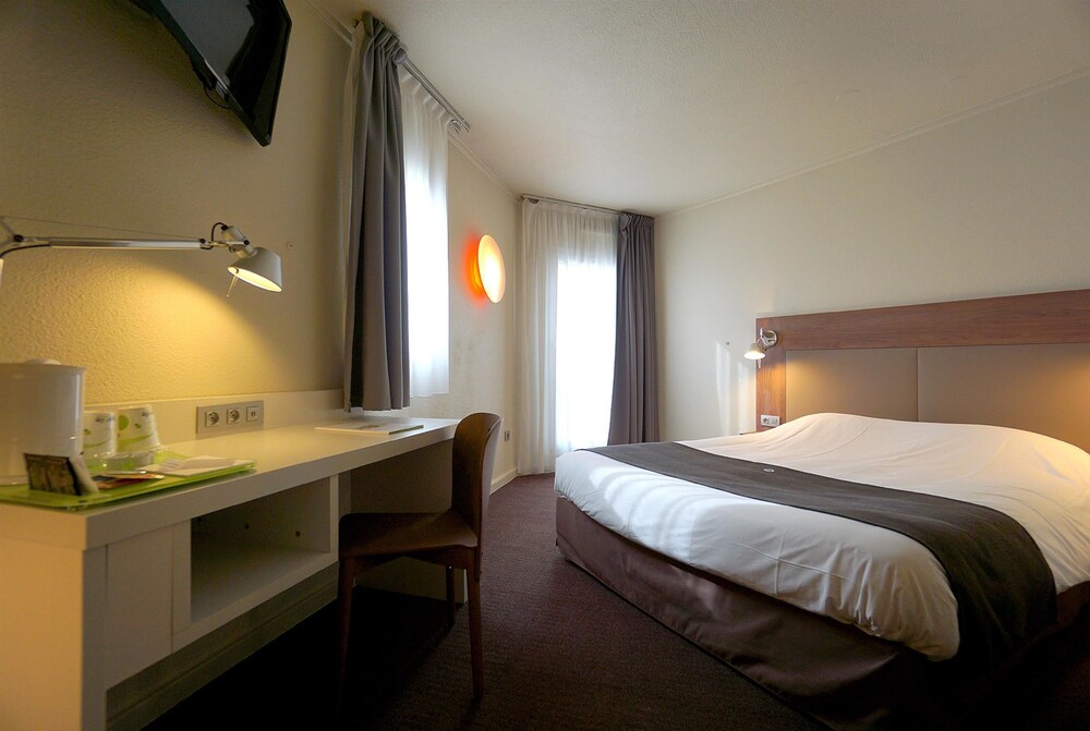 

Roma - Versailles - Campanile Paris Ouest - Chaville