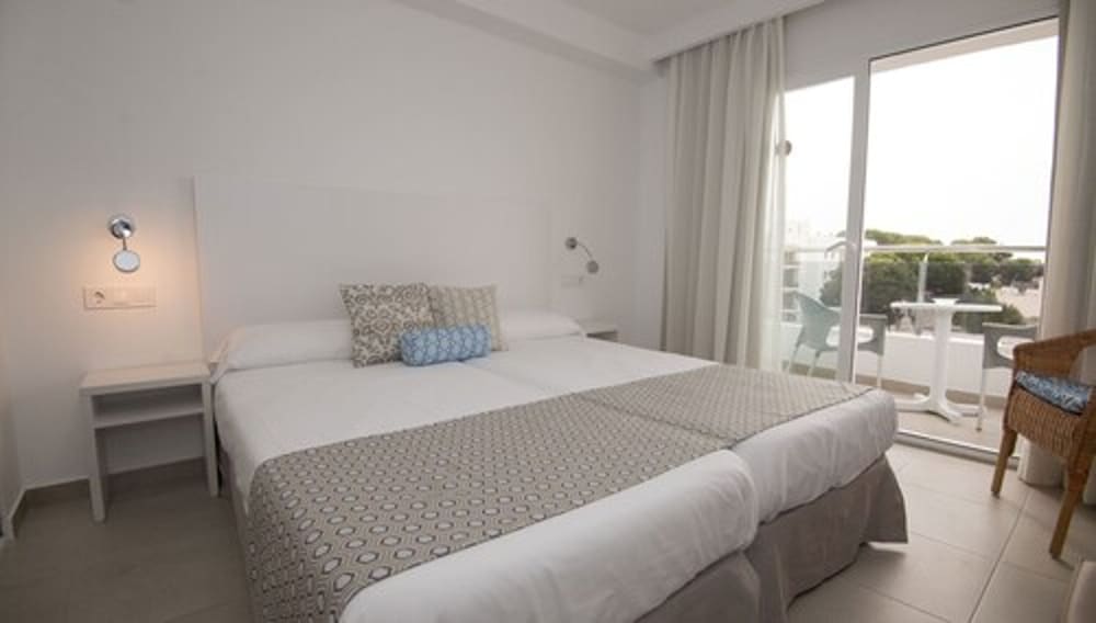 

Milano - Cala Mesquida - Hotel Chevy & Suites
