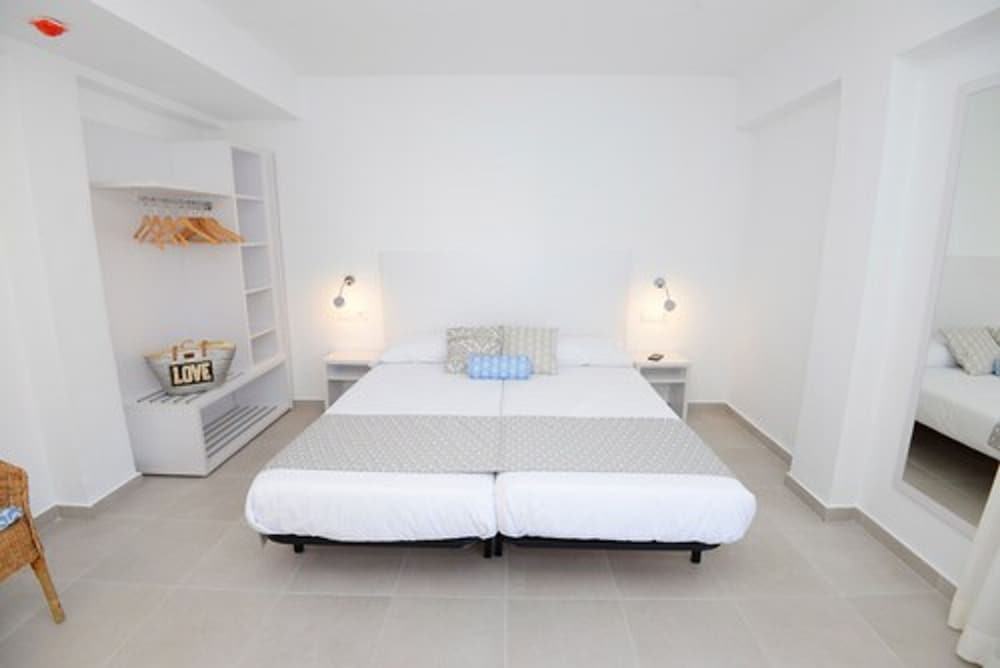 

Verona - Cala Mesquida - Hotel Chevy & Suites