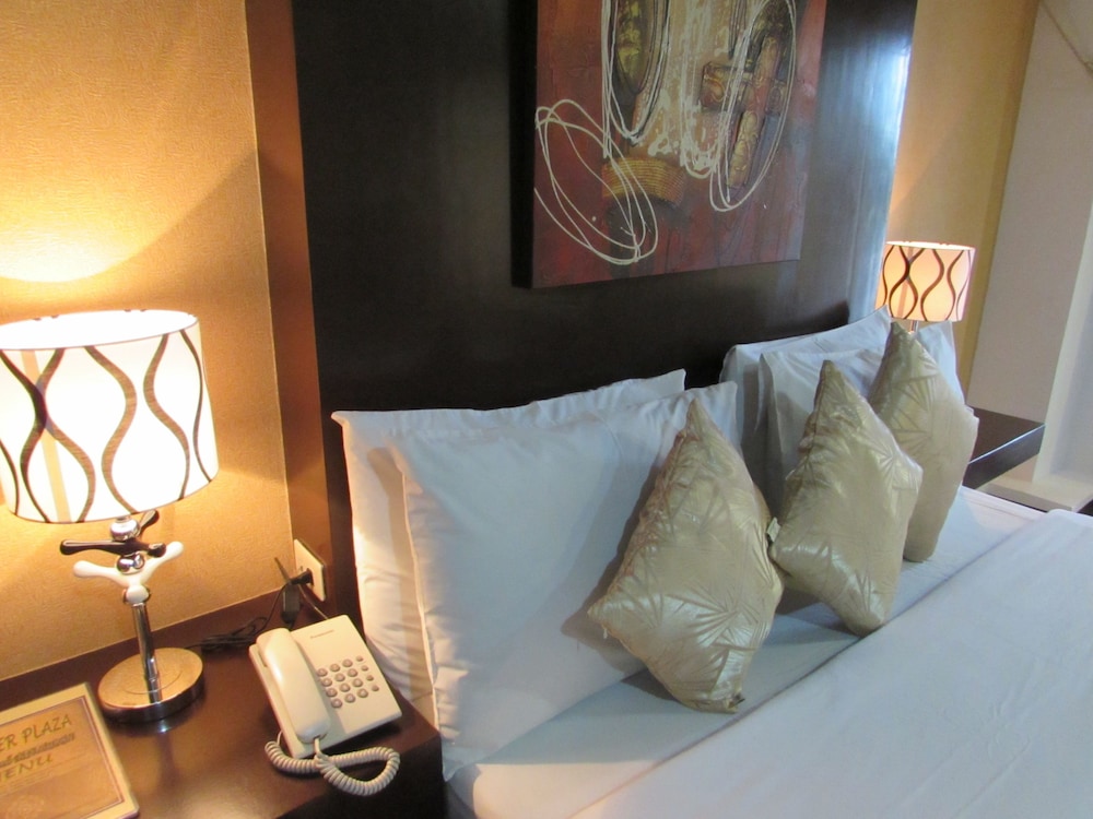 

Milano - Parañaque - Oyster Plaza Hotel