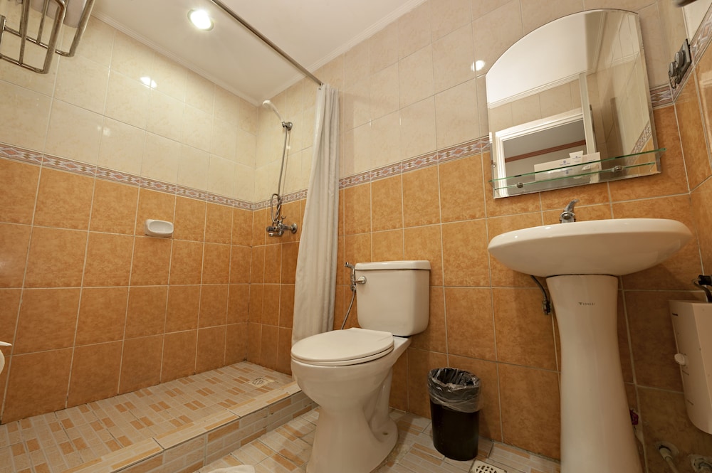 

Roma - Regione di Manila, Filippine - Oyster Plaza Hotel