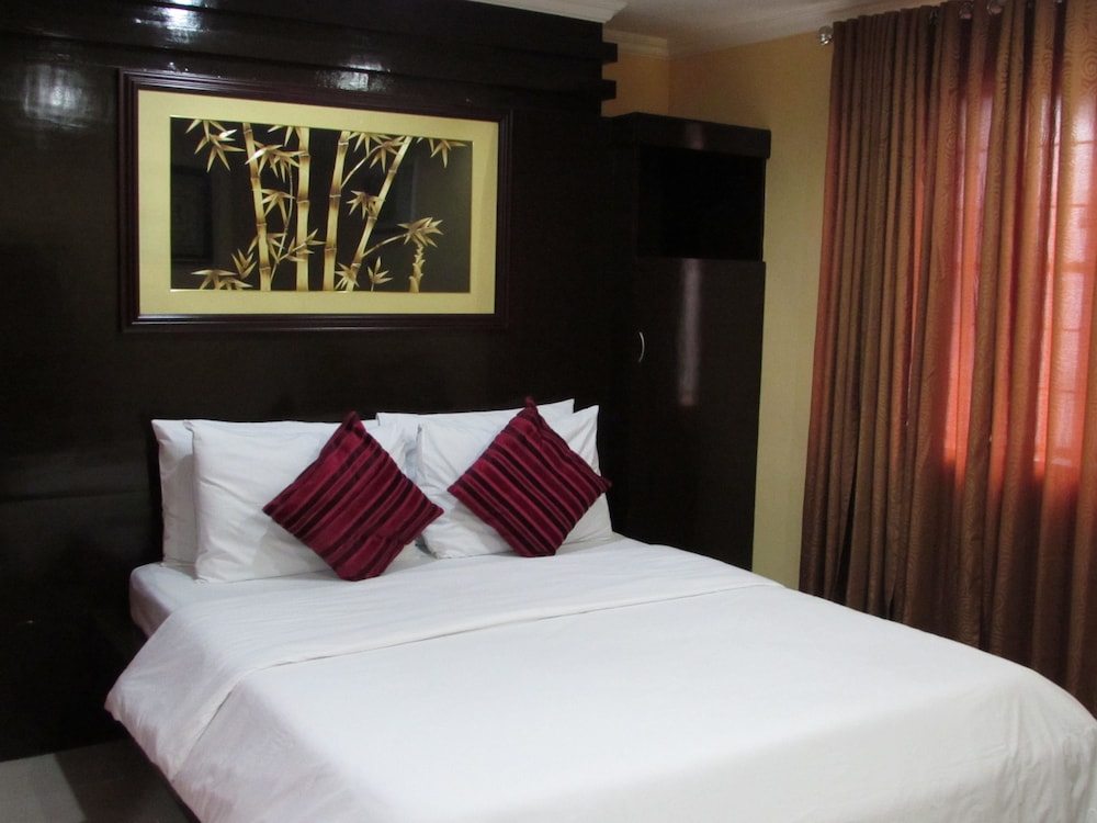 

Milano - Parañaque - Oyster Plaza Hotel