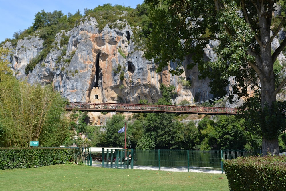 Saint-Cirq-Lapopie - Hôtel Restaurant Les Falaises