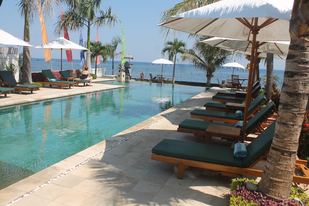

Bologna - Lovina - Kelapa Lovina Beach Villas