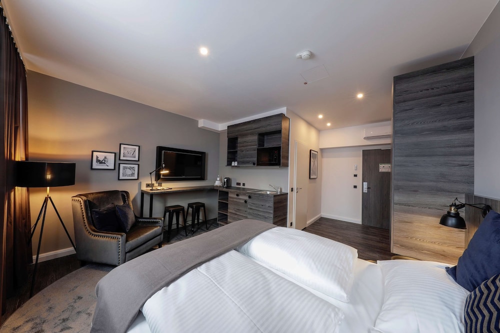 

Bologna - Schönefeld - Airporthotel Berlin-Adlershof