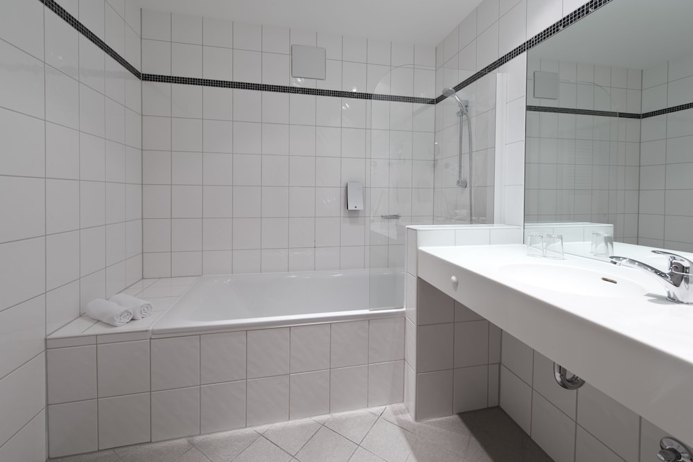 

Milano - Schönefeld - Airporthotel Berlin-Adlershof