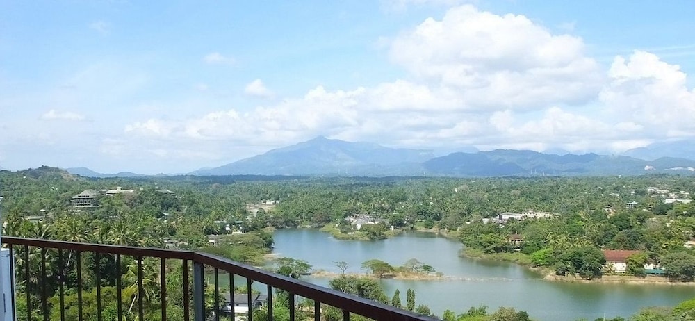 

Milano - Digana - Villa Arunalu Kandy
