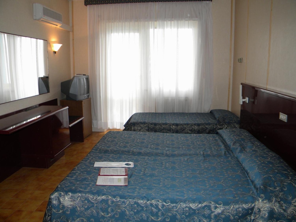 

Palermo - Nettuno - Grand Hotel Dei Cesari Dependance