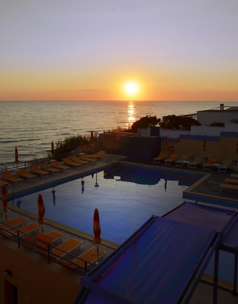 

Trieste - Nettuno - Grand Hotel Dei Cesari Dependance