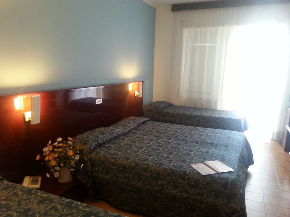 

Catania - Nettuno - Grand Hotel Dei Cesari Dependance