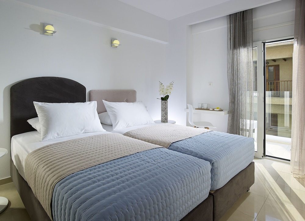 

Bari - Ierápetra - Coral Hotel