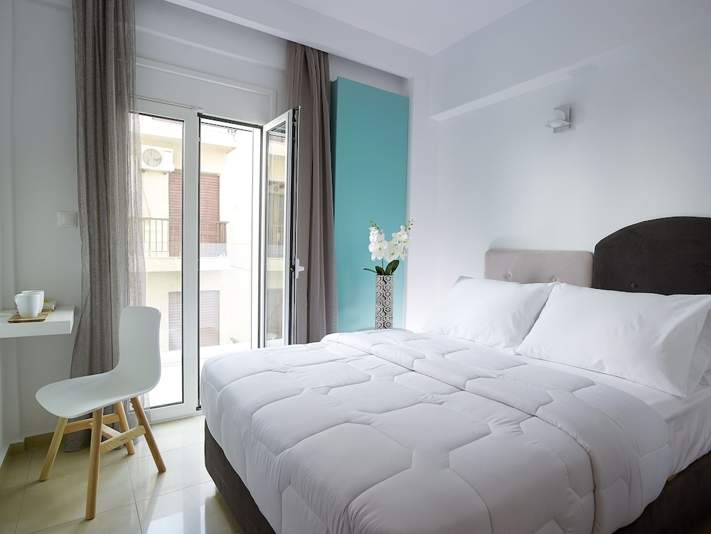 

Bari - Koutsounára - Coral Hotel