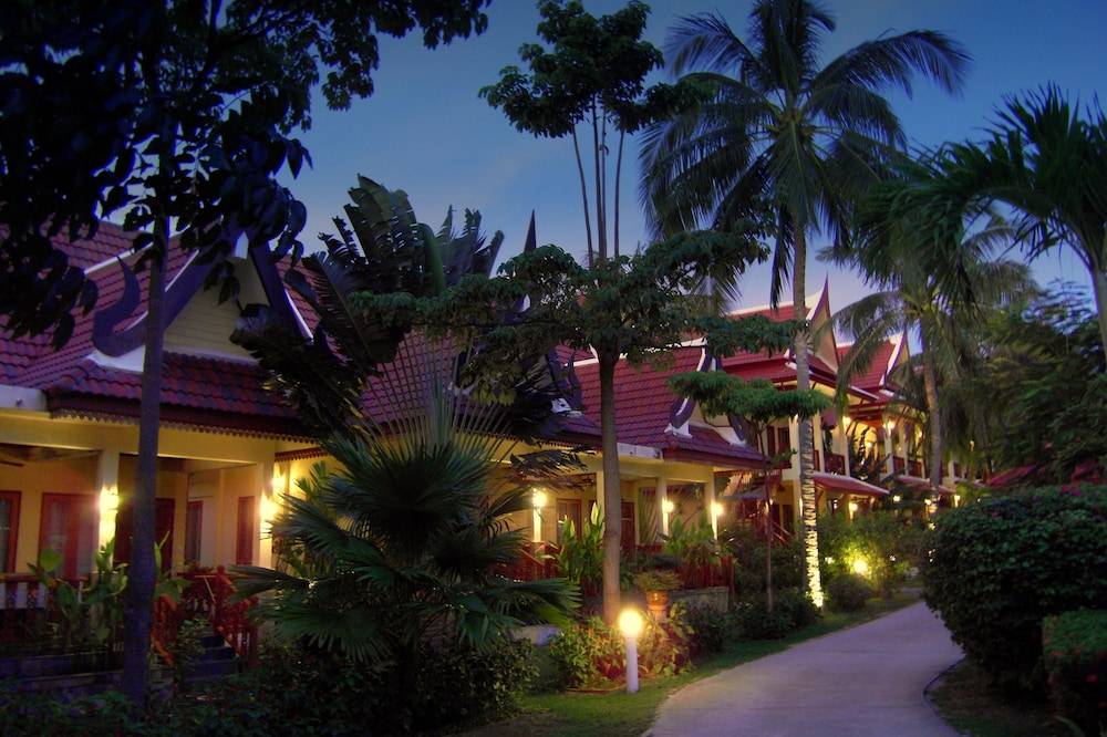 

Milano - Kata Beach - Palm Village