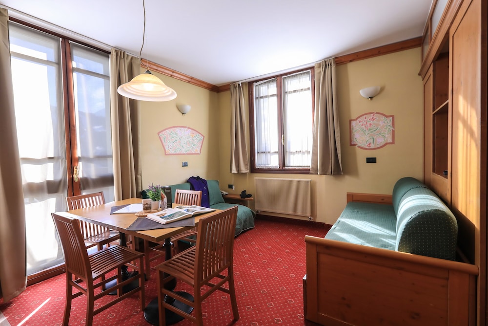 

Bari - Passo del Tonale - Palace Pontedilegno Resort