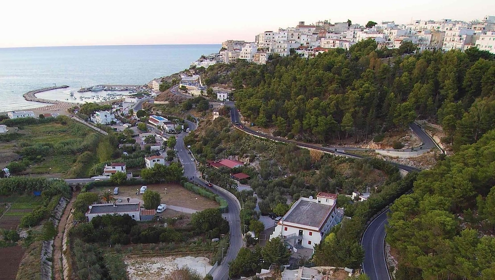 

Bari - Peschici - Hotel Piccolo Paradiso