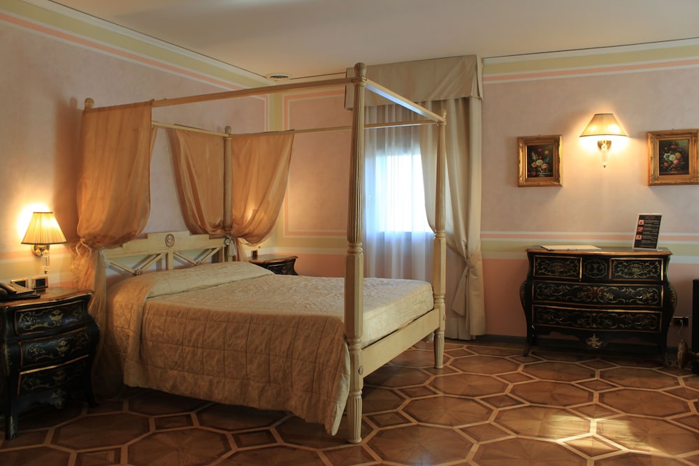 

Napoli - Preganziol - Hotel Villa Stucky