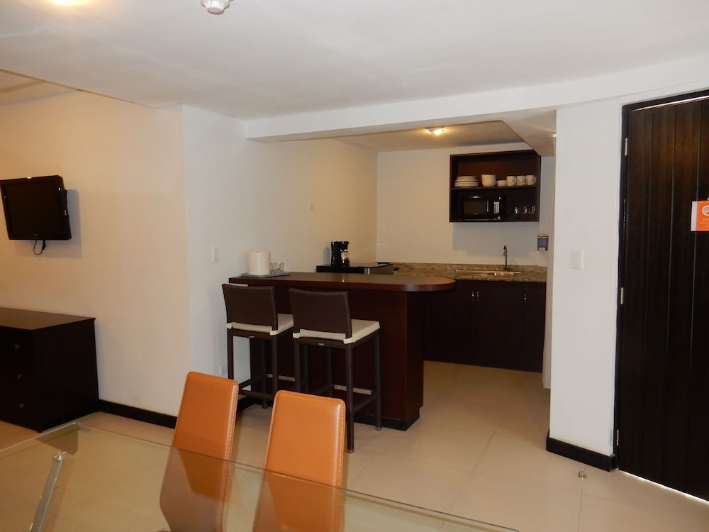 

Catania - Oranjestad - Talk of the Town Hotel and Beach Club