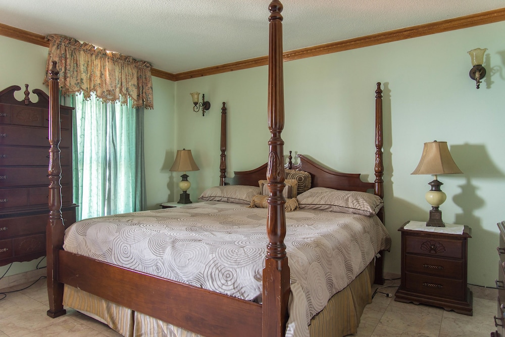 

Bari - Montego Bay - Sky Lounge Beach Studio At Monego Bay Club Resort
