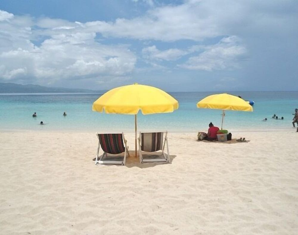 

Bari - Montego Bay - Sky Lounge Beach Studio At Monego Bay Club Resort
