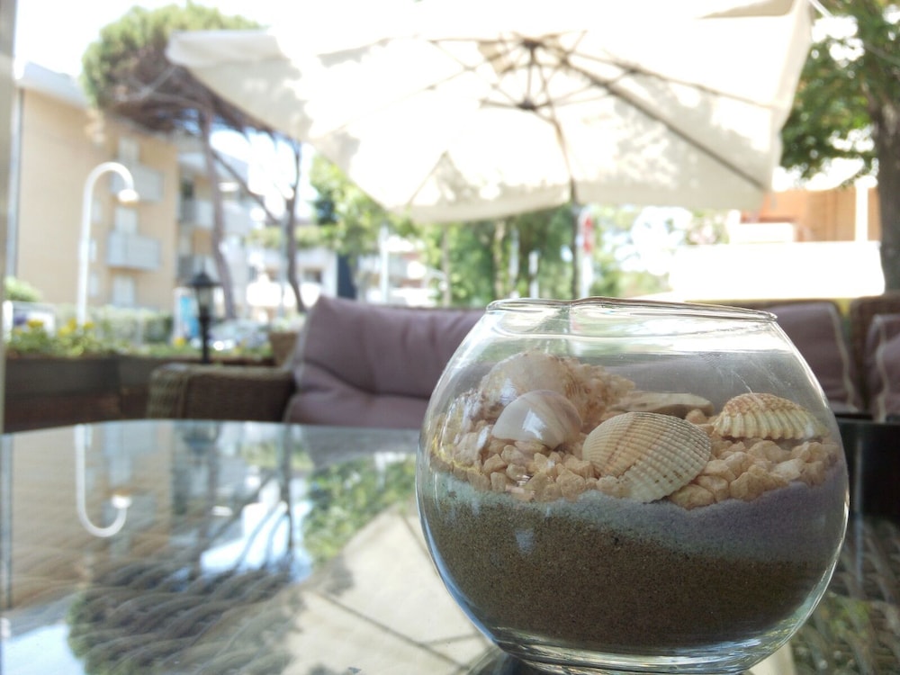 

Milano - Riviera Romagnola, Mare Italia - Hotel Majorca sul Mare in centro a Riccione